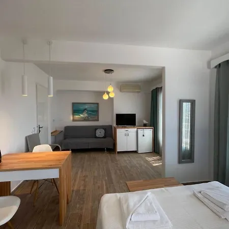 Maria Elena - מלון *