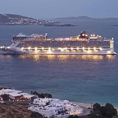 Maria Elena - * Mykonos Town