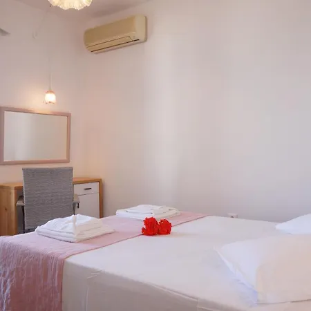 Hotel Maria Elena - *